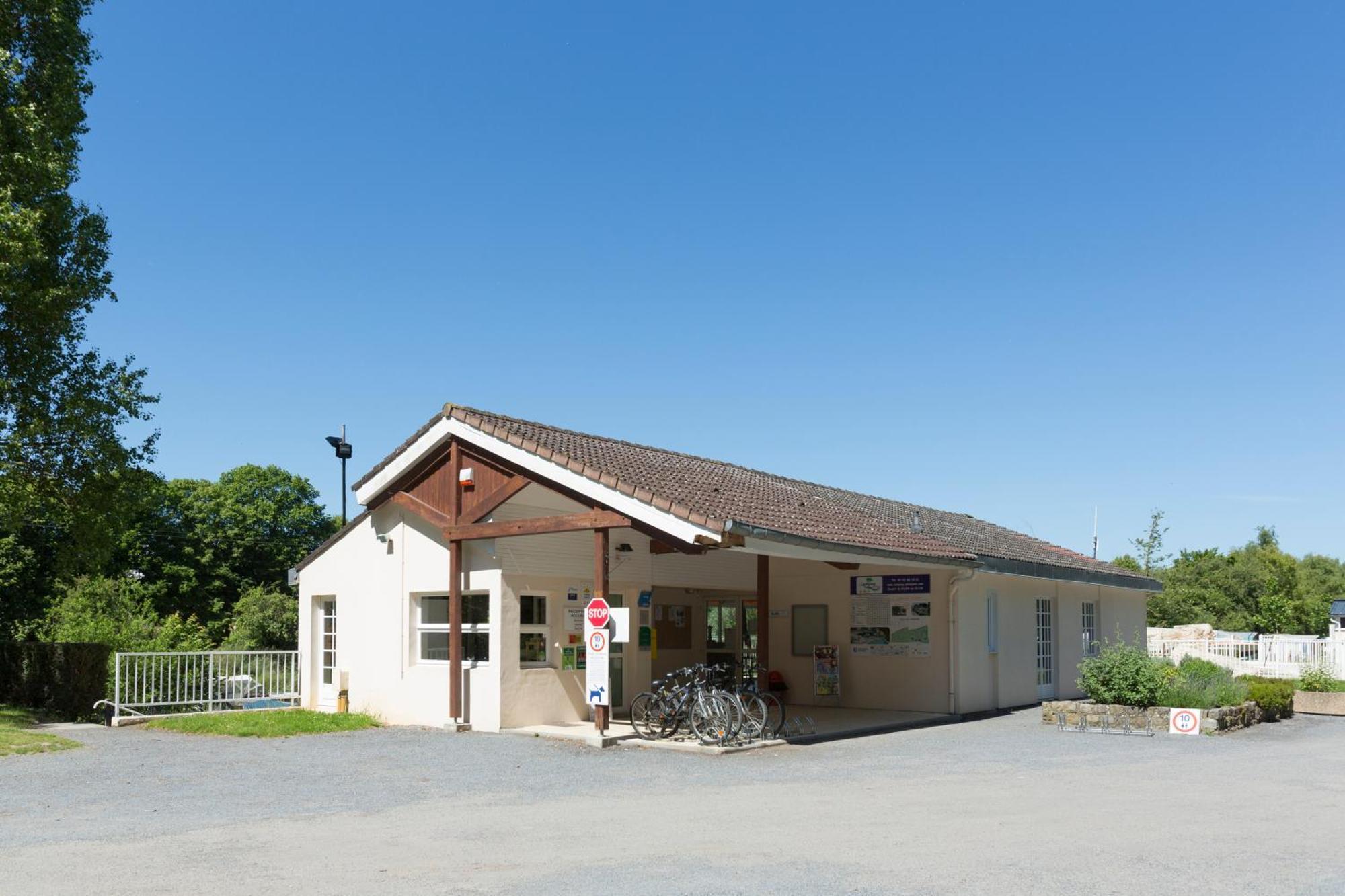 Camping Du Port De Plaisance Peronne  Exterior photo